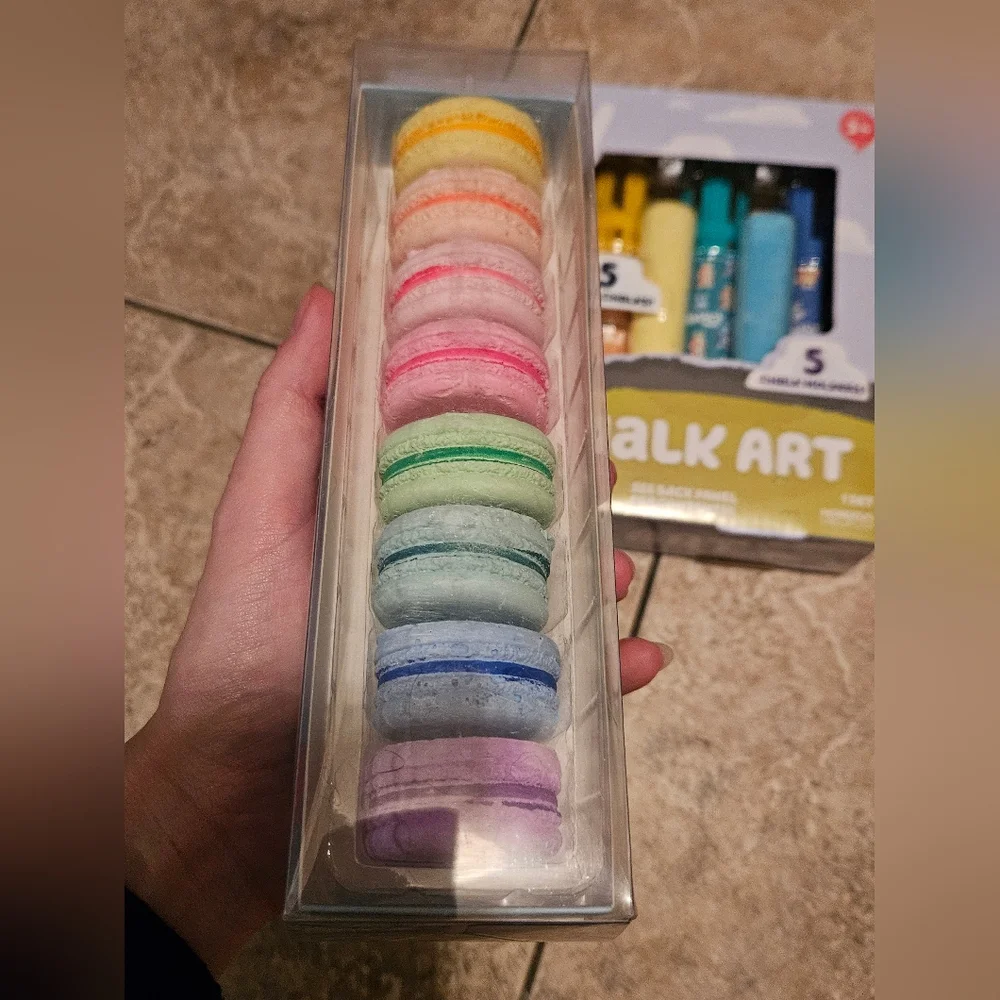 Bluey Chalk Set W/Macarons Chalk. - Picture 3 of 5